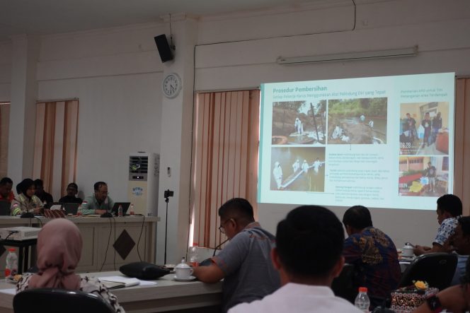 
 Suasana rapat dengar pendapat terkait kebocoran pipa minyak PT Vale di Kantor DPRD Luwu Timur.