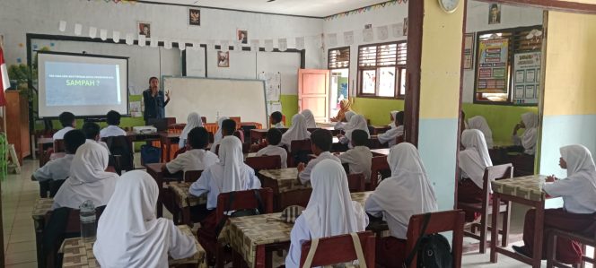 
 PT Vale IGP Morowali menggelar sosialisasi pengelolaan sampah di sekolah-sekolah dasar.
