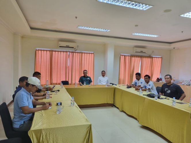 
 Pertemuan antara MATA Wolo dengan perwakilan manajemen PT Ceria.