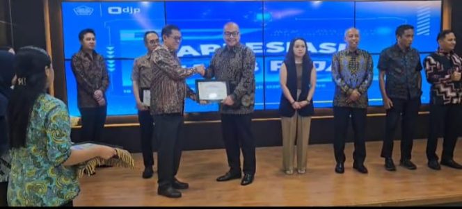 
 Ceria Corp mendapat penghargaan sebagai pembayar pajak terbesar lingkup KPP Madya Makassar.