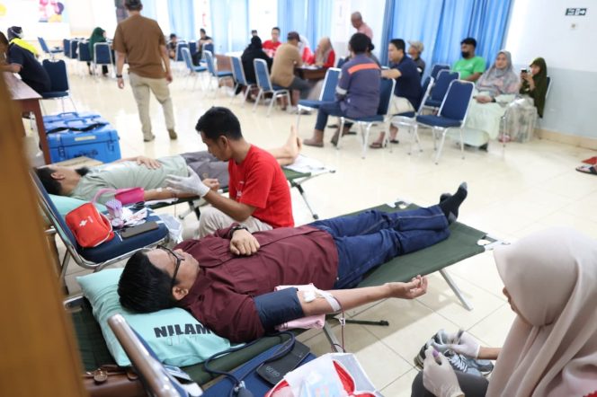 
 ANTAM UBPN Kolaka Kumpulkan Puluhan Kantong Darah Lewat Aksi Donor Darah