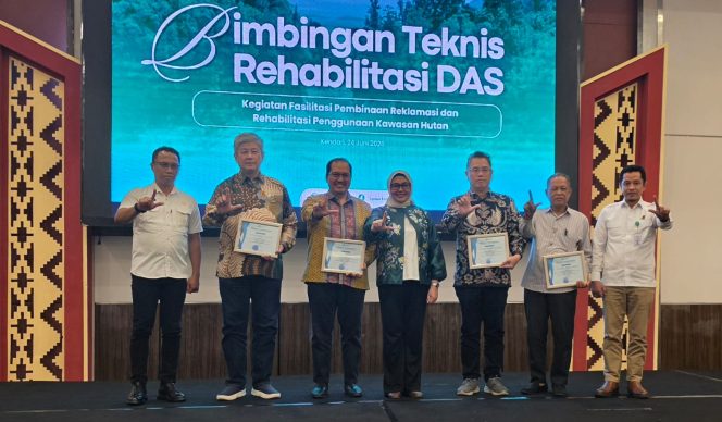 
 PT ANTAM Raih Penghargaan Terbaik II Rehabilitasi DAS Sulawesi Tenggara