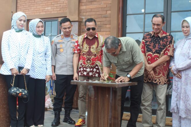 
 Bupati Kolaka Resmikan Kampong Mekongga