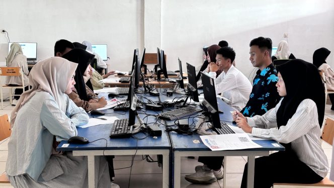 
 Peserta dari Berbagai Daerah Mengikuti UTBK SNBT di USN Kolaka