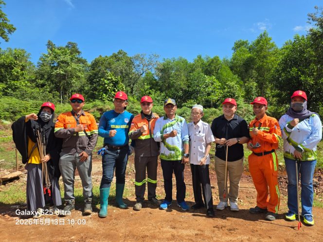 
 Komitmen Wujudkan Lingkungan Bersih dan Nyaman, IPIP Bersama Masyarakat Pomalaa Bersih-bersih Sampah