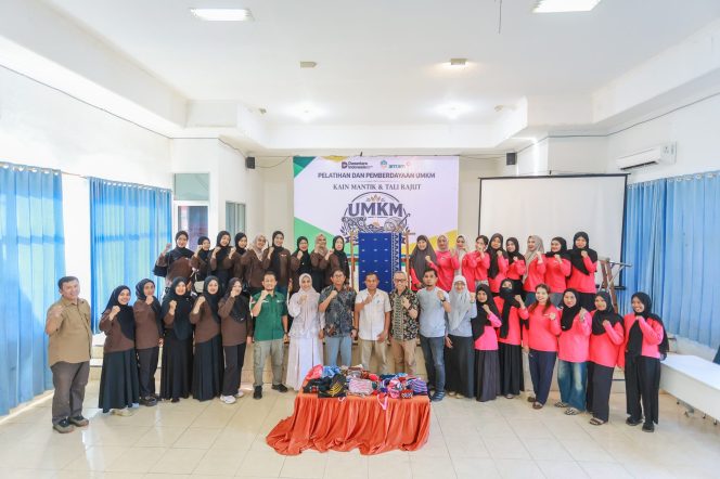 
 Penutupan Pelatihan Kain Tenun dan Tali Rajut, Wujud Komitmen Perusahaan dalam Pemberdayaan Masyarakat
