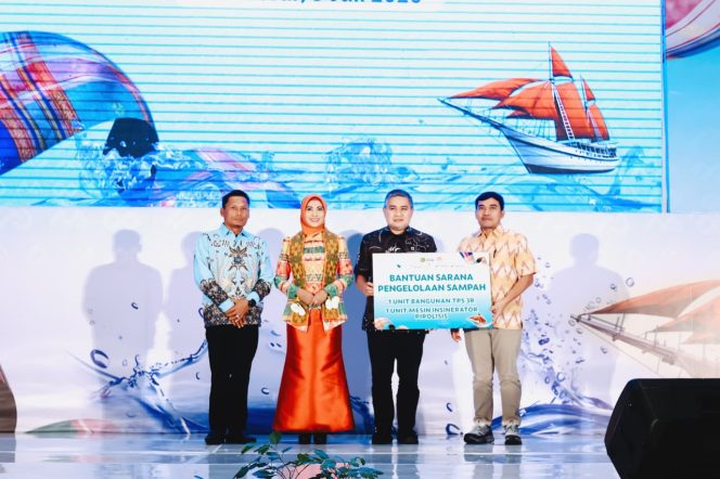 
 Perkuat Pengelolaan Sampah Berbasis Masyarakat, ANTAM Serahkan Fasilitas TPS3R dan Mesin Insinerator Pirolisis